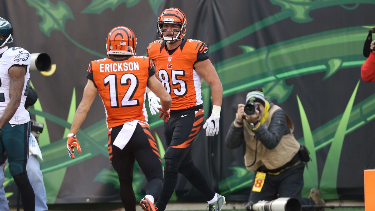 Bengals' Tyler Eifert, another athletic freak, will keep