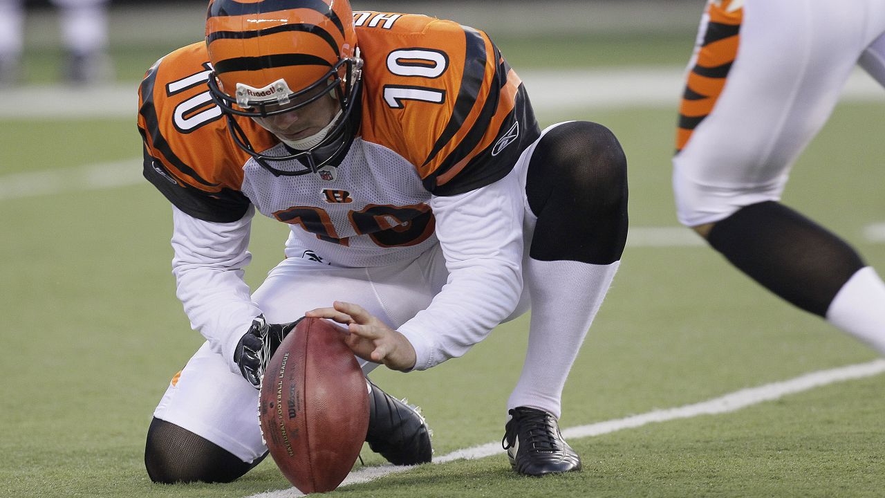 Bengals re-sign veteran punter Huber