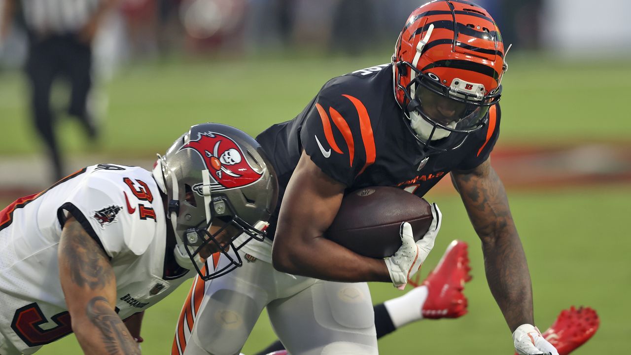 Cincinnati Bengals running back Chris Evans (25) warms up before the NFL Super  Bowl 56 football game between the Los Angeles Rams and the Cincinnati  Bengals, Sunday, Feb. 13, 2022, in Inglewood