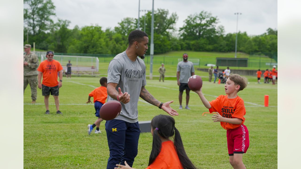 Who Dey!' Cincinnati Bengals score big at Fort Knox visit