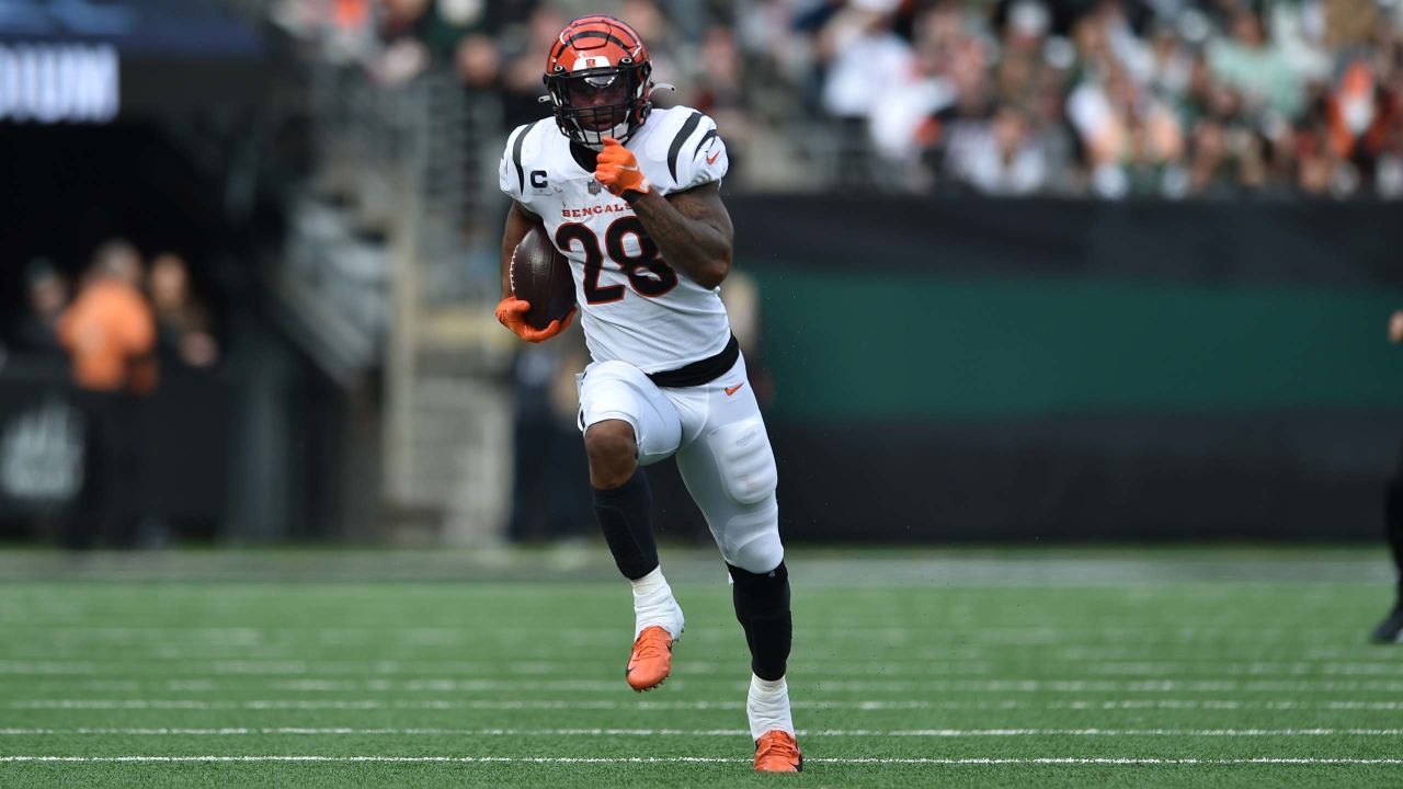 East Rutherford, New Jersey, USA. 31st Oct, 2021. Cincinnati Bengals  quarterback JOE BURROW (9) is seen at MetLife Stadium in East Rutherford  New Jersey New York comes from behind to defeat Cincinnati