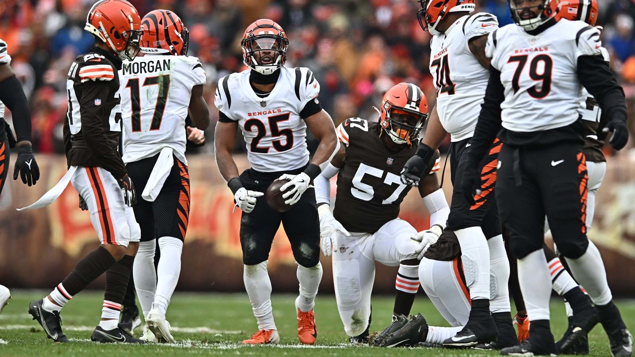 Browns' playoff hopes all but over after 23-10 loss to Bengals – News-Herald