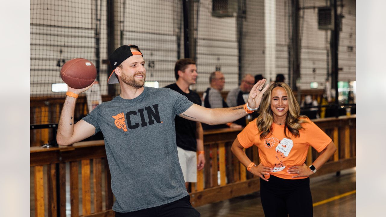 Photos  Sam Hubbard Hosts Fowling Tournament