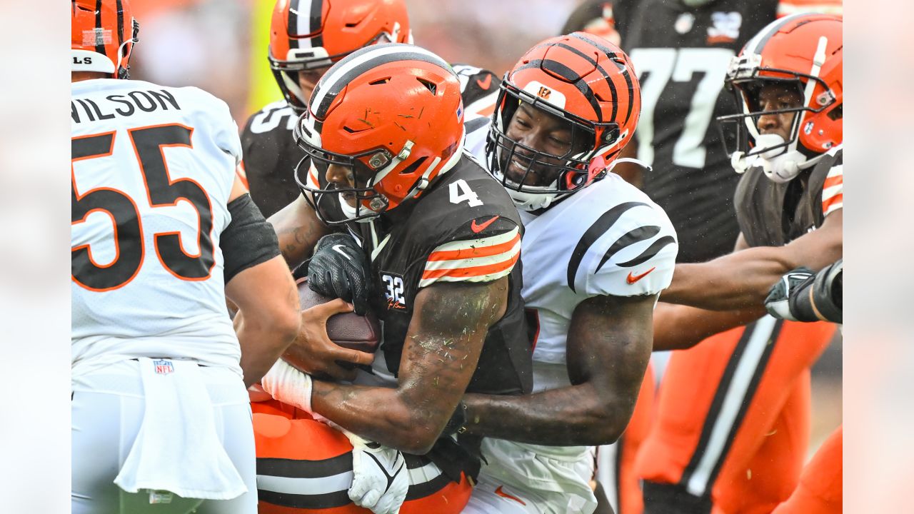 The Cleveland Browns line up prior to an NFL football game against the  Cincinnati Bengals, Sunday, Oct. 25, 2020, in Cincinnati. (AP Photo/Emilee  Chinn Stock Photo - Alamy