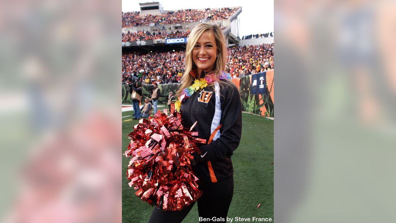 Pro Cheerleader Heaven: Check Out Cincinnati Bengals Cheerleader Lauren in  Sports Illustrated