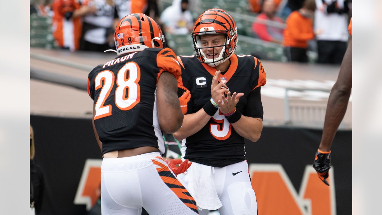 Cincinnati Bengals Unveil Uniform Combo For Week 6 Matchup With