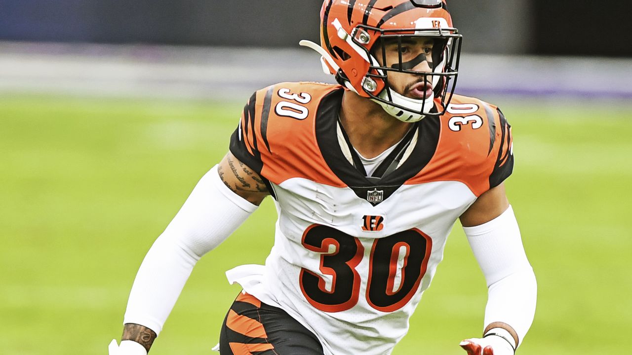 Cincinnati Bengals free safety Jessie Bates warms up before the game