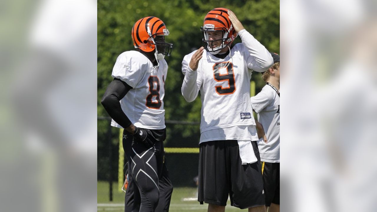 Cincinnati Bengals defensive end Antwan Odom (98) in action during football training  camp during practice Thursday, Aug. 5, 2010, at the NFL football team's training  camp in Georgetown, Ky. (AP Photo/Al Behrman