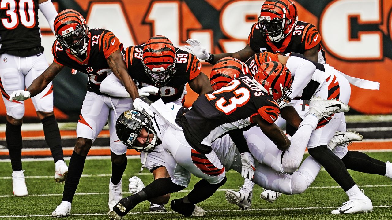 Cincinnati Bengals cornerback Darius Phillips (23) reacts during