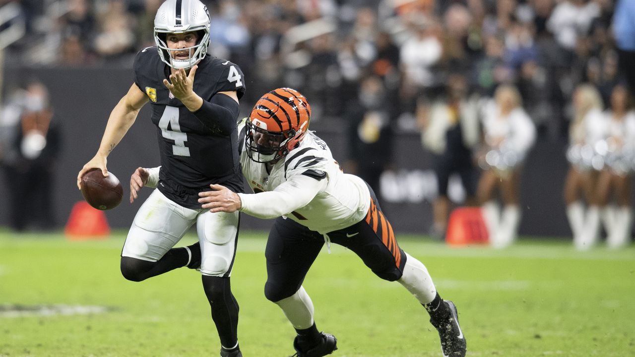 Cincinnati Bengals defensive end Sam Hubbard (94) sacks Raiders quarterback  Derek Carr (4) duri …