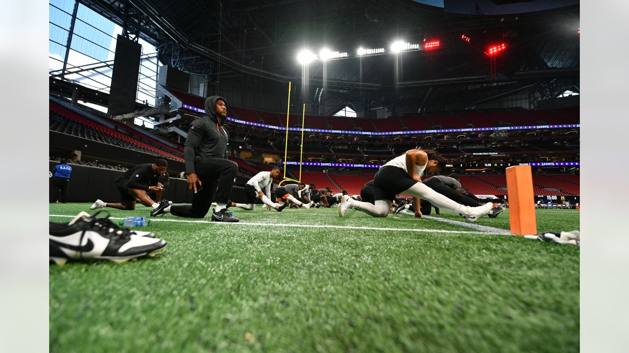 Photos: Bengals Warm Up for Atlanta