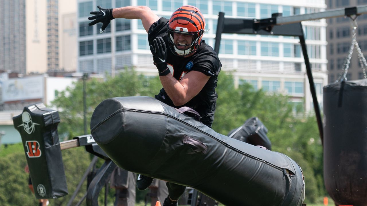 Bengals give DE Sam Hubbard 4-year contract extension - The San