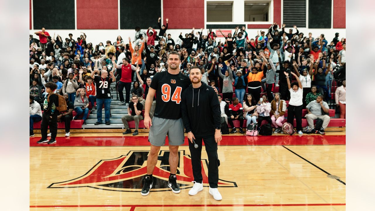 Cincinnati Bengals' Sam Hubbard Launches 'Hubbard's Cupboards' Charity  Initiative in Mt. Healthy Schools, Culture, Cincinnati