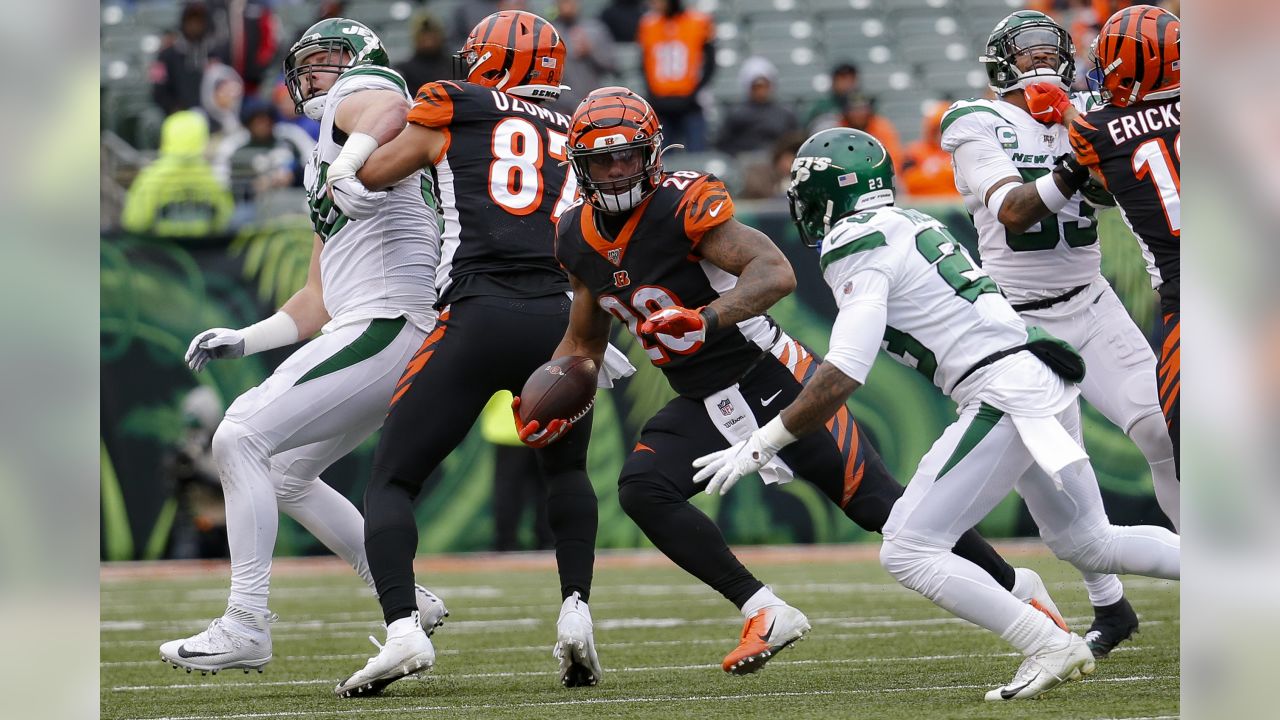 East Rutherford, New Jersey, USA: November 3, 2021, Cincinnati Bengals  running back Joe Mixon (28) gets flipped after making a long run during a  NFL football game against the New York Jets