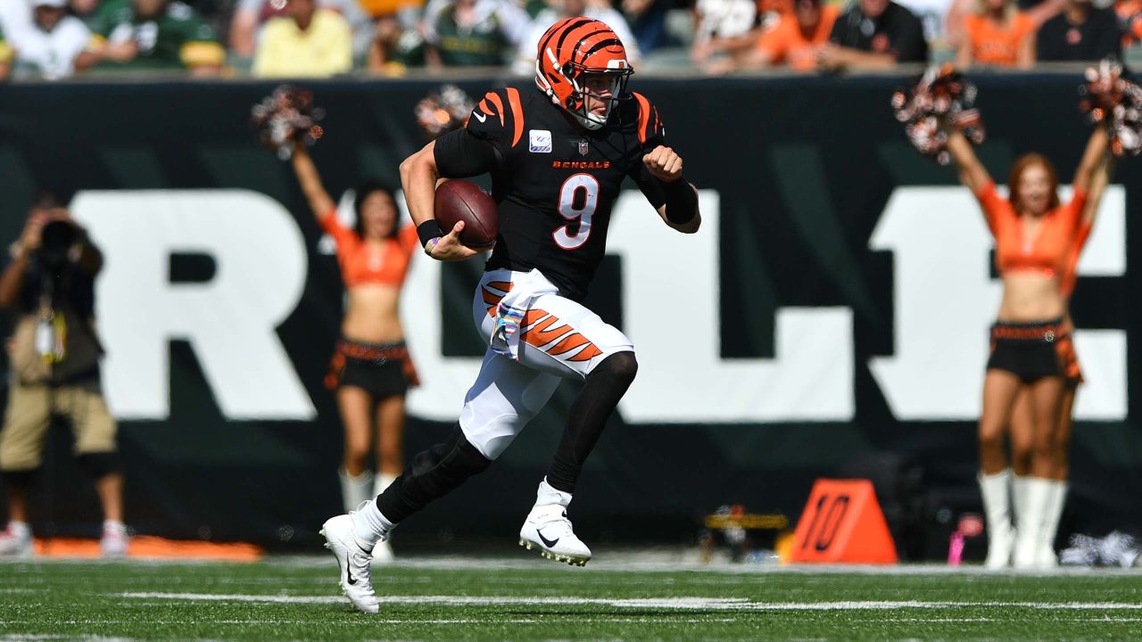 Cincinnati Bengals linebacker Logan Wilson (55) celebrates a missed field  goal during an NFL football game against the Green Bay Packers, Sunday,  Oct. 10, 2021, in Cincinnati. (AP Photo/Zach Bolinger Stock Photo - Alamy