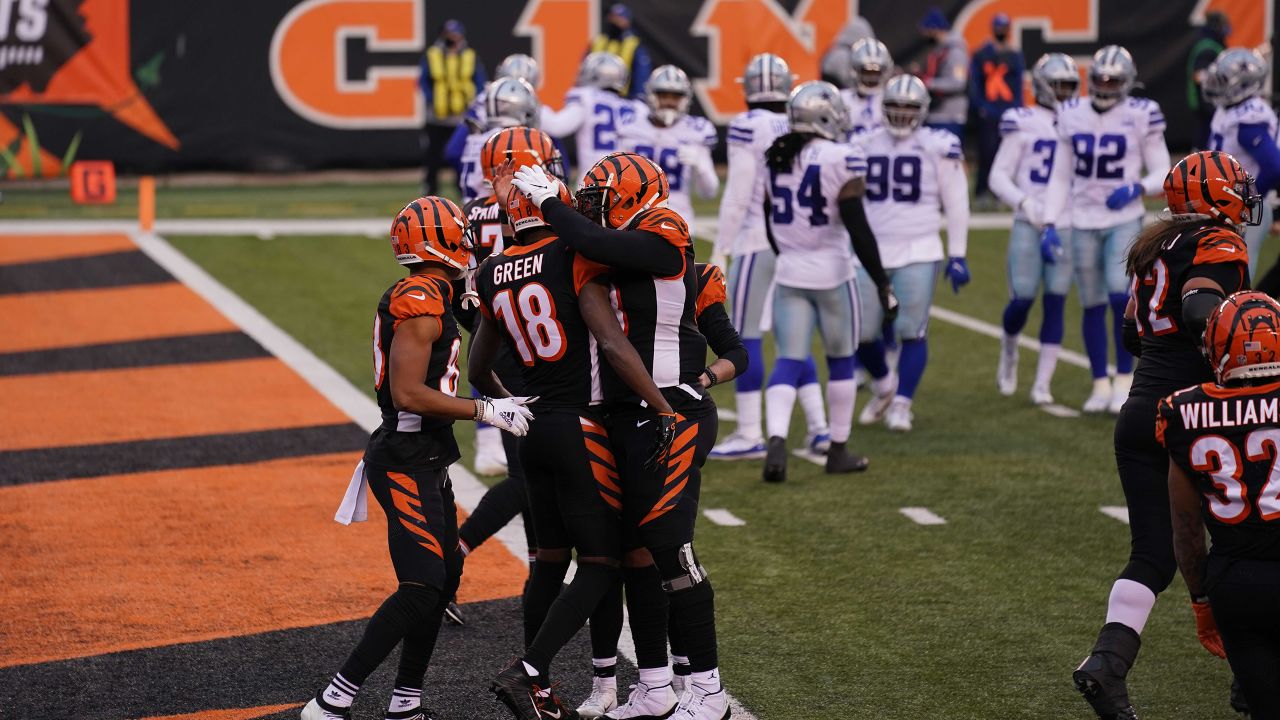 Cincinnati Bengals cornerback Tre Flowers (33) is seen during an NFL  football game against the Dallas Cowboys, Sunday, Sept. 18, 2022, in  Arlington, Texas. Dallas won 20-17. (AP Photo/Brandon Wade Stock Photo -  Alamy