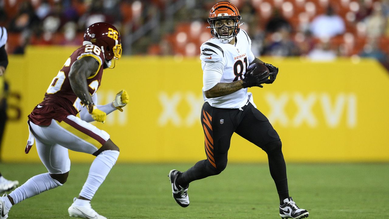 Cincinnati Bengals' Thaddeus Moss, left, makes a catch against Michael  Thomas during practice at the NFL football team's training facility in  Cincinnati, Thursday, Aug. 4, 2022. (AP Photo/Aaron Doster Stock Photo -  Alamy