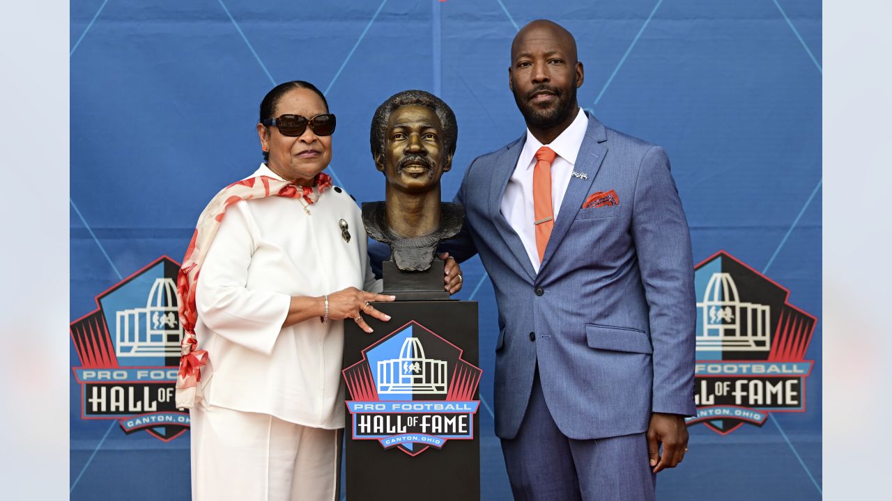 Photos: Best of Pro Football Hall of Fame Enshrinement Ceremony