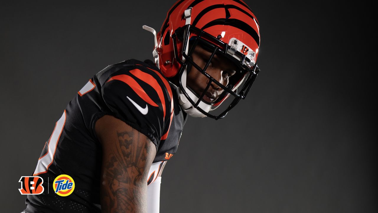 New team new decade, Can we get the uniform change. Color rush theme in  black and orange. : r/bengals