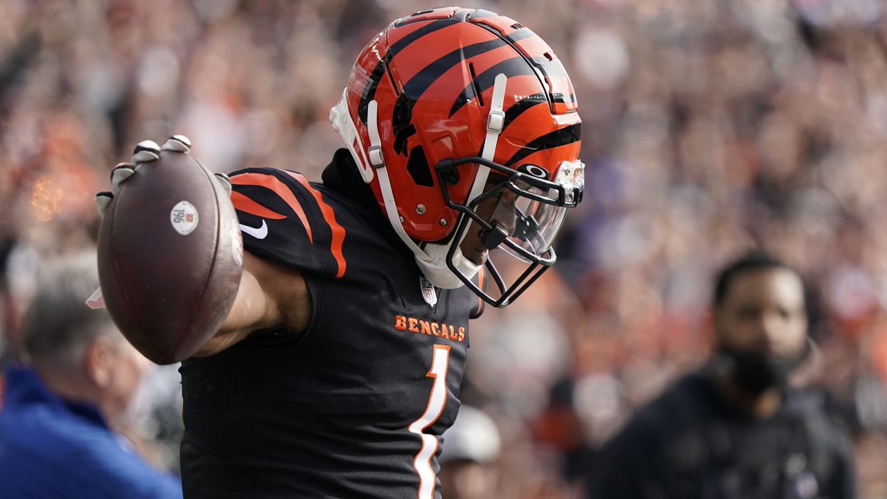 Boomer Esiason Predicts Joe Burrow Will Be the Best QB in 5 Years Before  Bengals' Shocking Win: 'He Cares and That's the Most Important Ingredient'