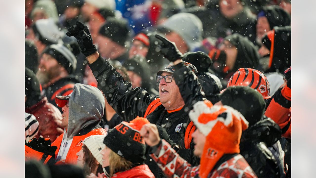 Fans shop at Bengals Pro Shop ahead of next playoff round