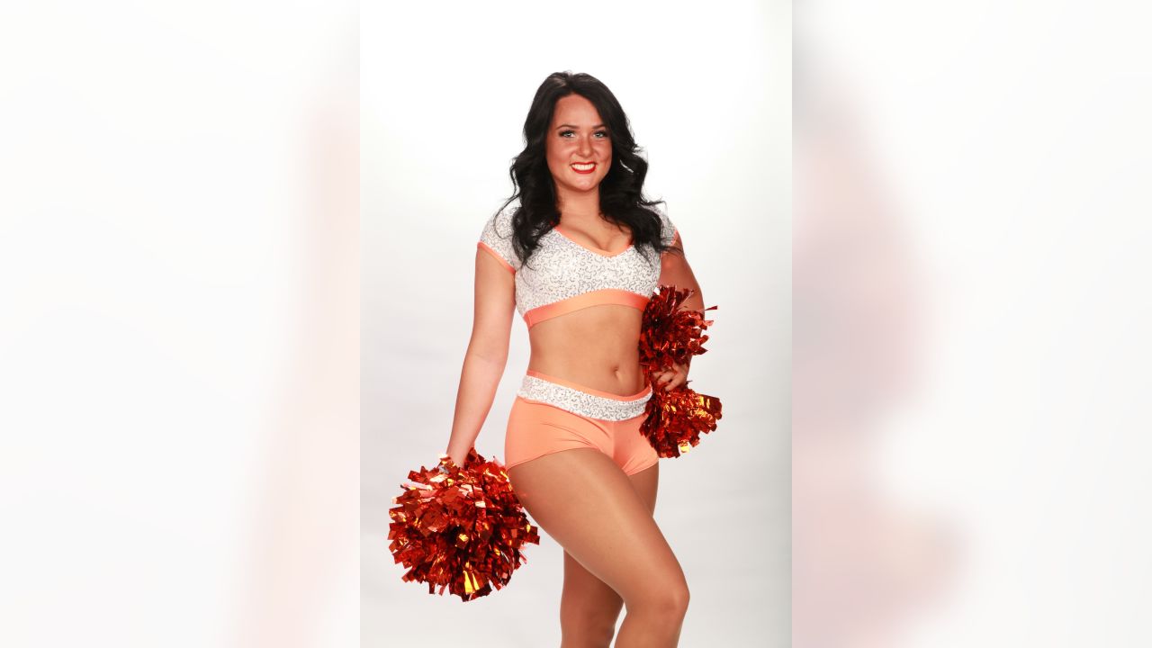 Ben-Gal cheerleader's suit: Bengals require 'no slouching breasts' or  panties – New York Daily News