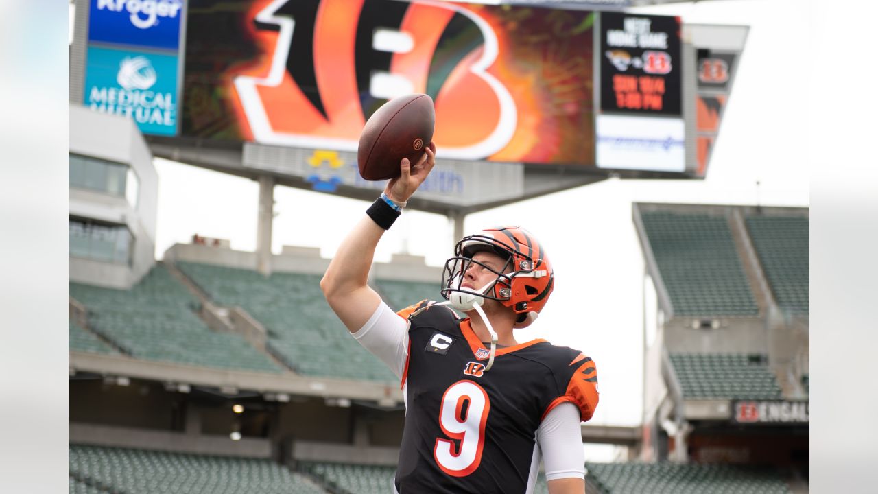 These Pics Prove That Joe Burrow Is Cincinnati's Most Fashionable Thirst  Trap, Cincinnati