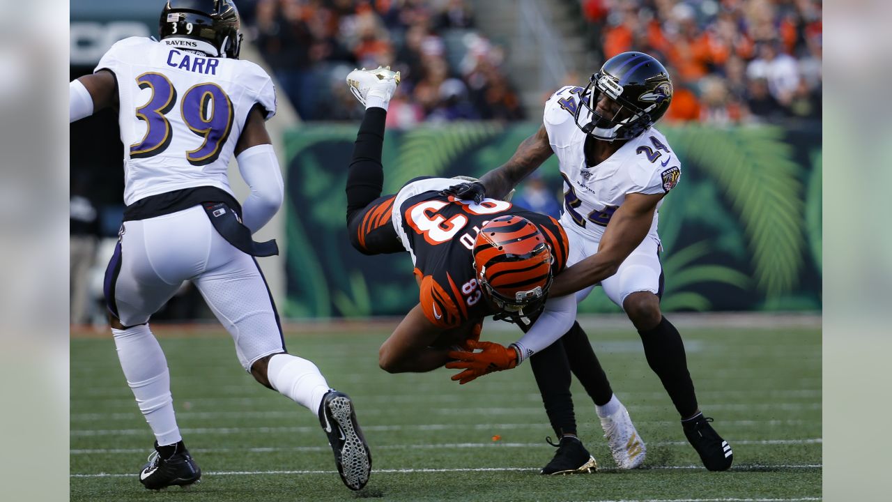 Cincinnati Bengals quarterback Ryan Finley (5) throws a pass during NFL  football training camp, Monday, July 29, 2019, in Cincinnati. (AP  Photo/Bryan Woolston Stock Photo - Alamy