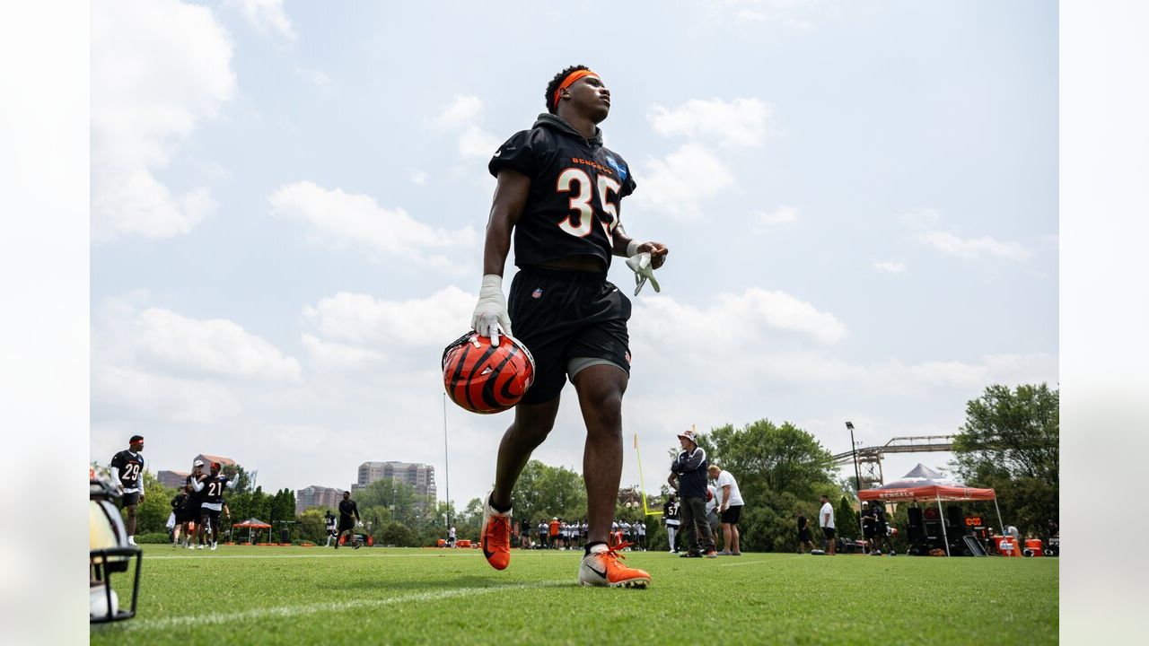 Ja'Marr Chase blazes past Ravens' maimed defense: Bengals rookie stock  report - Cincy Jungle