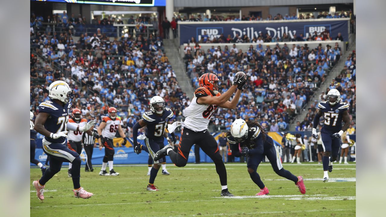 Cincinnati Bengals tight end C.J. Uzomah (87) lines up against the