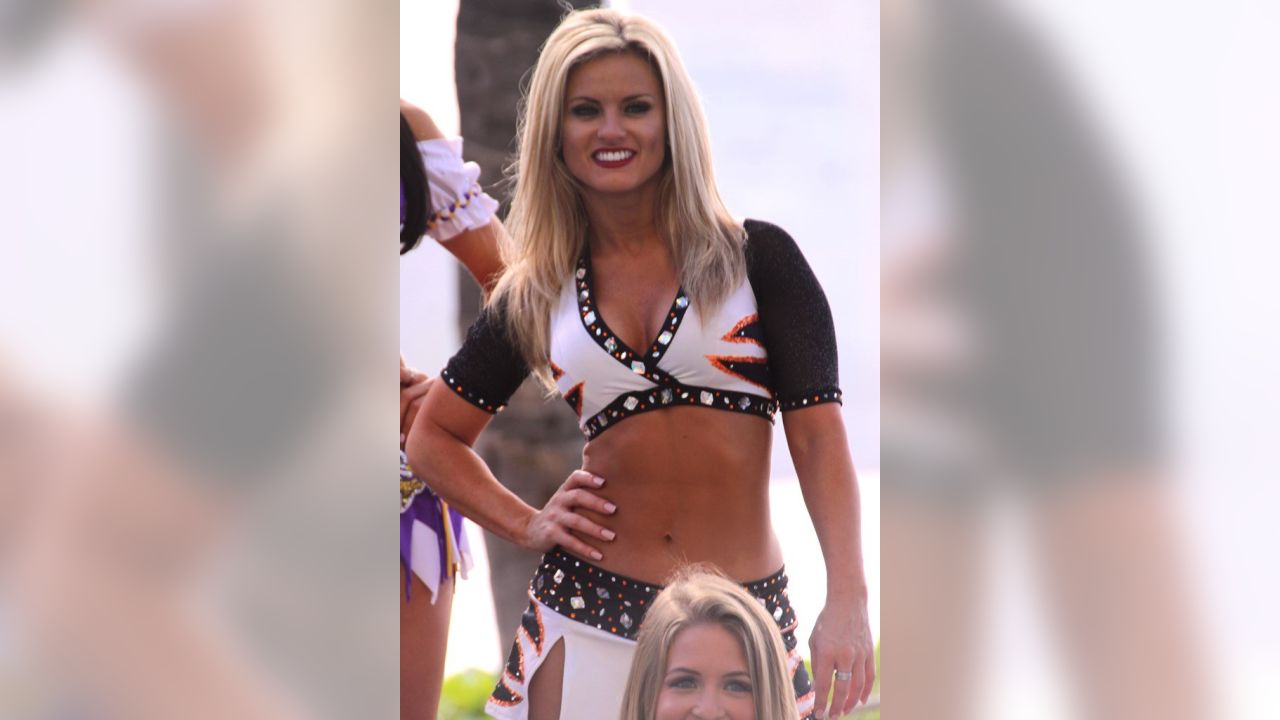 Monday Morning Cheerleader:Tina of the Bengals on Their Wild Card