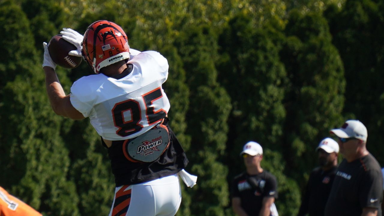 Joe Burrow]September 13, 2020: Sam Hubbard #94 of the Cincinnati Bengals  reacts after a sack during NFL football game action between the Los Angeles  Chargers and the Cincinnati Bengals at Paul Brown