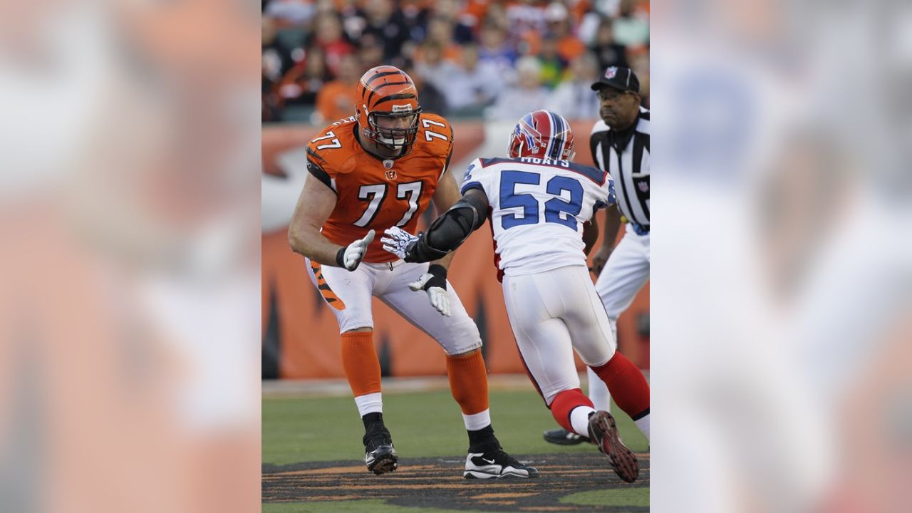 : ANDREW WHITWORTH CINCINNATI BENGALS 8X10 SPORTS ACTION PHOTO  (FF) : Sports & Outdoors