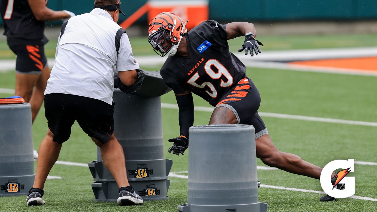 Photo: Bengals Trent Taylor makes the catch under pressure - KYP20221106026  