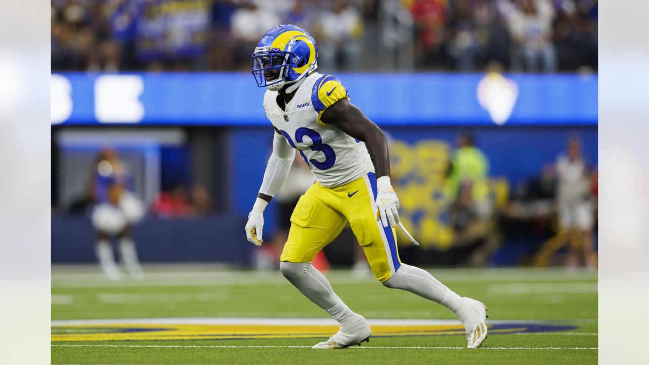 Los Angeles Rams safety Nick Scott (33) tackles Tennessee Titans