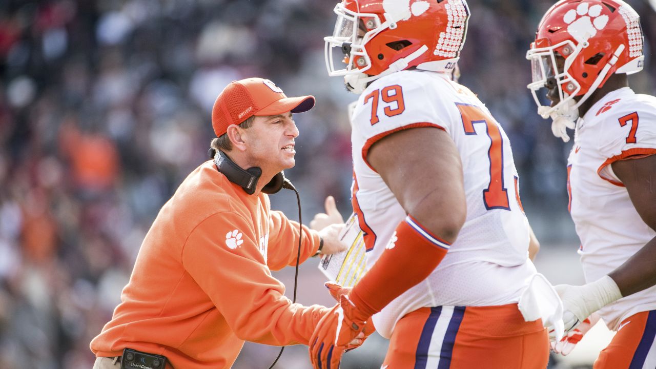 Cincinnati Bengals select Clemson OL Jackson Carman with pick No. 38