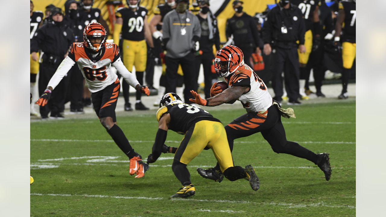 Steelers finally get best of mistake-prone Bengals