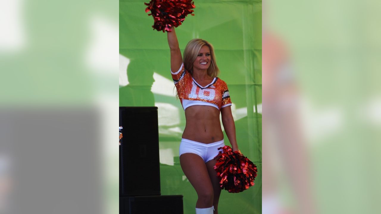 Monday Morning Cheerleader:Tina of the Bengals on Their Wild Card Chances