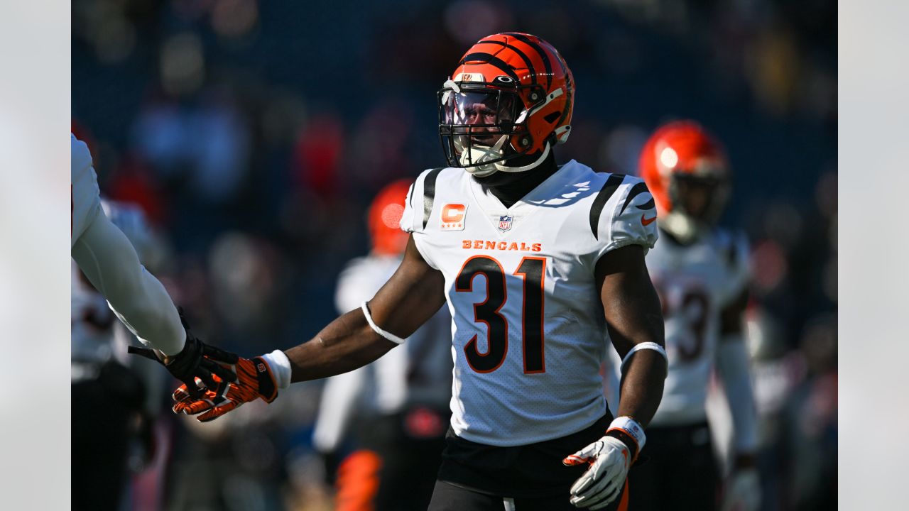 Bengals pull out 22-18 win against Patriots despite mistake-filled second  half