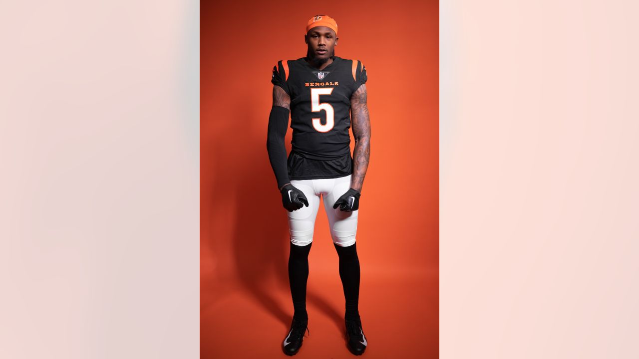 Bengals WR Tee Higgins officially switches jersey number to 5