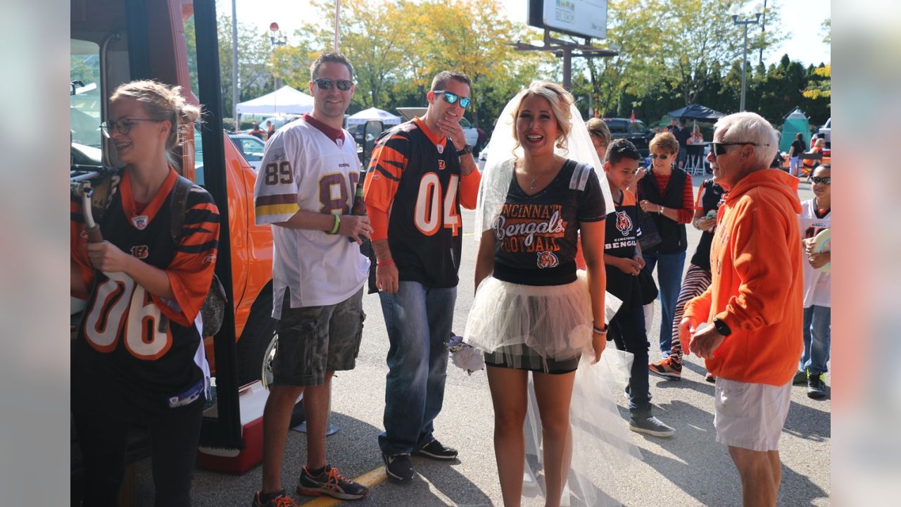 Bengals Fans Marry at Tailgate Ceremony