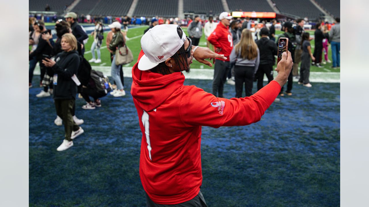 Photos: Flag Football Practice for 2023 Pro Bowl Games