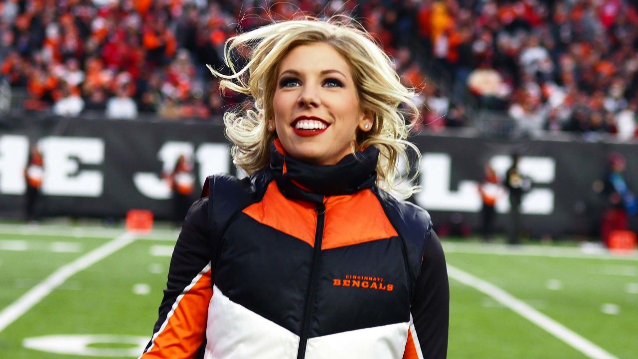 Super Bowl Bound: Ben-Gals' cheerleader Montgomery represents Bengals in  big event, News