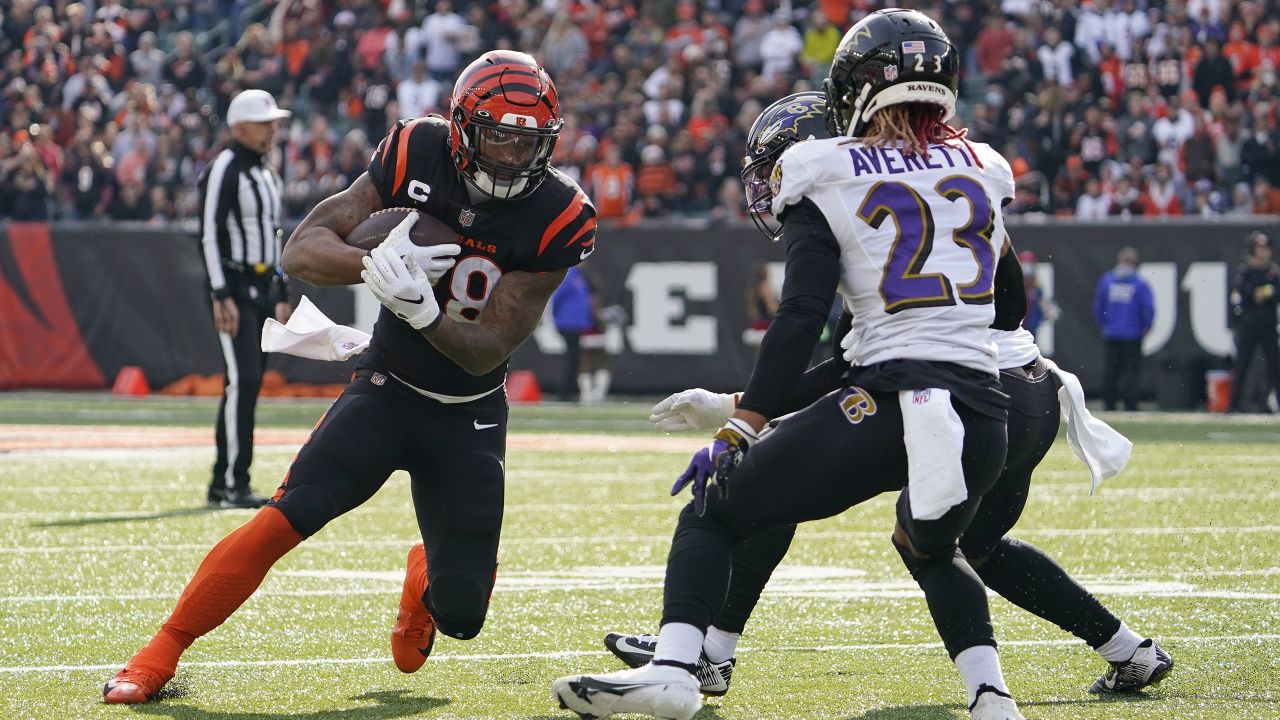 Burrow throws for 525 as Bengals blast Ravens 41-21