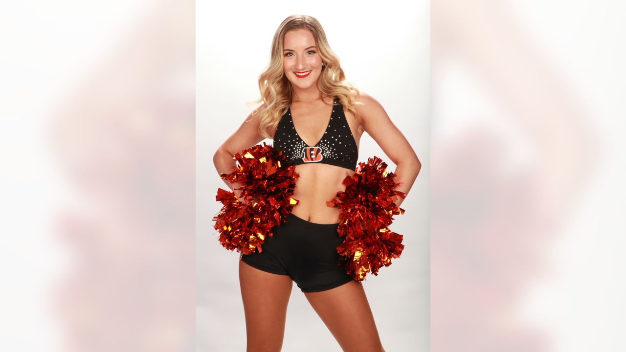 Cincinnati Bengals Cheerleader  Bengals cheerleaders, Hottest nfl