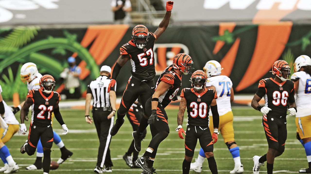 Sam Hubbard's 98-yard fumble return lifts Bengals over Ravens - Chicago  Sun-Times