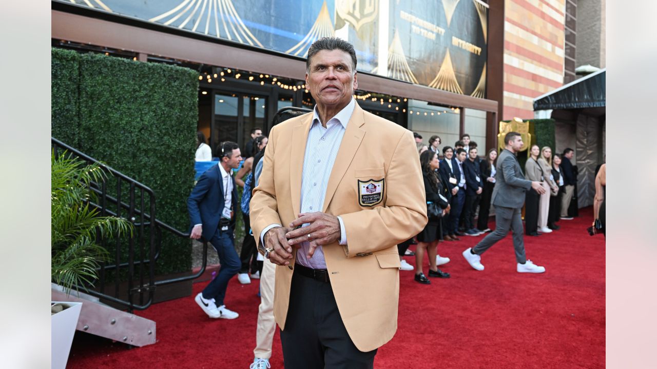 NFL Honors Red Carpet 2023 Arrivals Photos, Live Updates – Footwear News