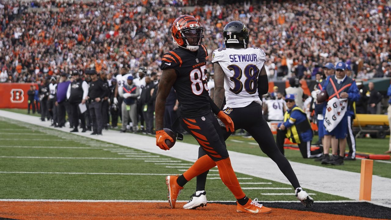 Burrow throws for 525 as Bengals blast Ravens 41-21