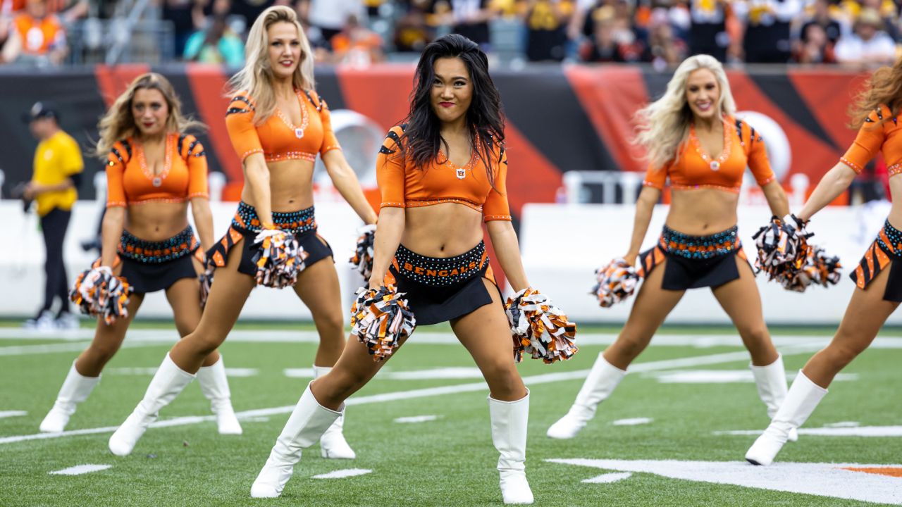 Photos  Ben-Gals Cheerleaders Take On Week 1 of the 2022 Season