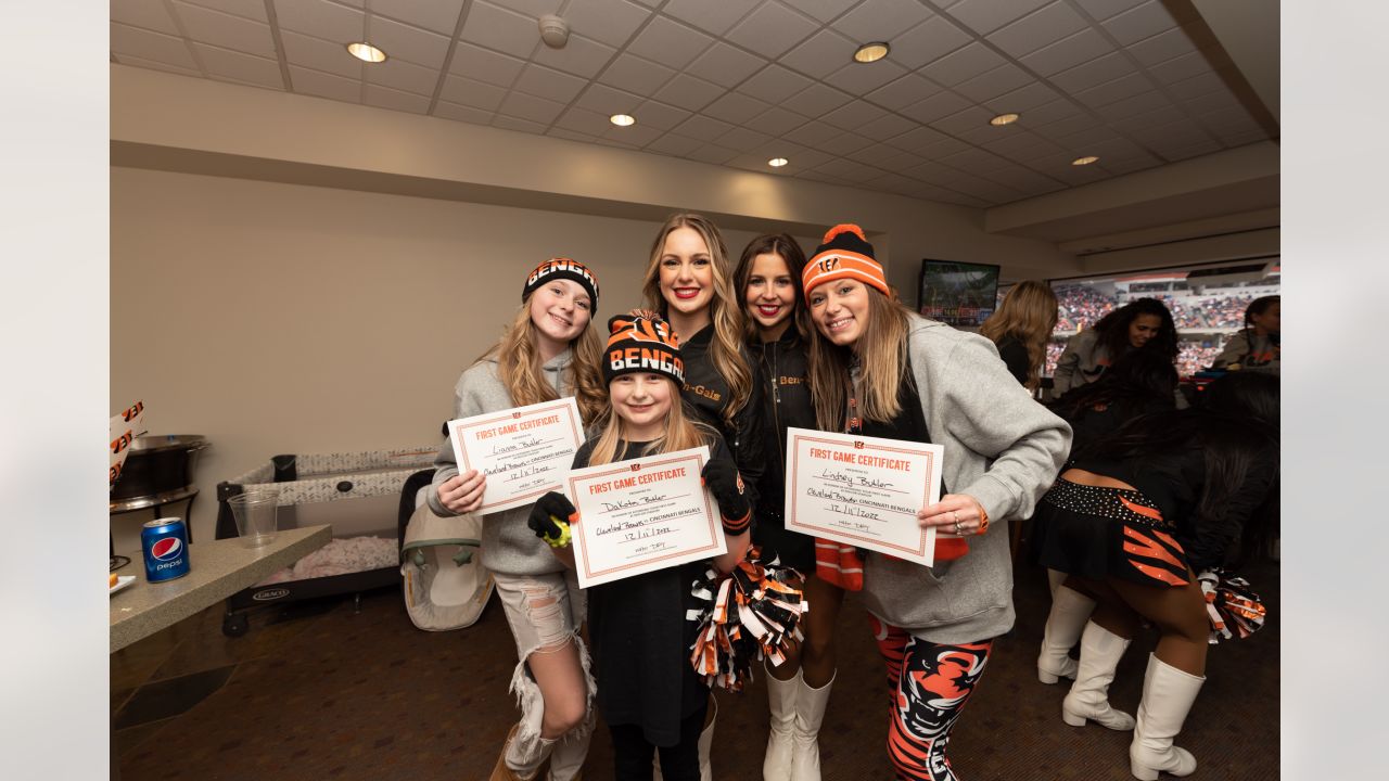 Bengals' Bates treats kids, single moms to unforgettable experience